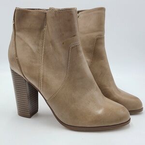 A+ 4" Heeled Bootie Womens 8 (tan) great condition